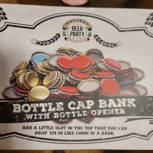 NWT ~ 2 Pair Beer Socks & Bottle Cap Bank ~ Festive & Fun! FINAL PRICE! - Picture 3 of 16